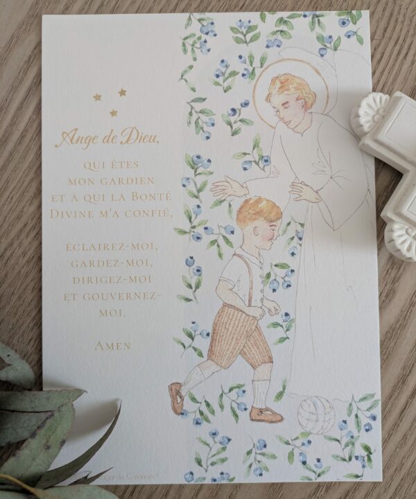 Affiche A5 peinte à l'aquarelle représentant un petit garçon courant derrière un ballon, et sur lequel veille son ange gardien, avec motifs floraux. Affiche peinte à la main.